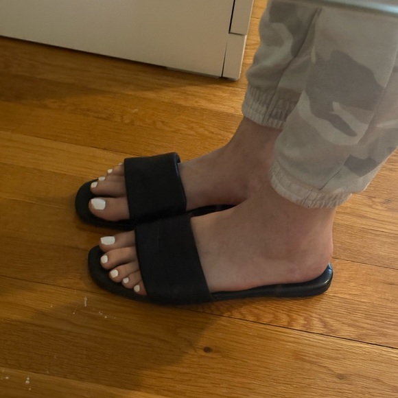 Black slide sandals for women - Picture 5 of 5